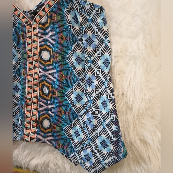 Mason and Mackenzie Multicolor Asymmetrical Spaghetti Strap Tank Top Size XL - Picture 5 of 7